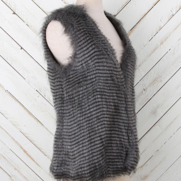 NWOT Altar'd State Faux Fur Vest - Picture 2 of 8
